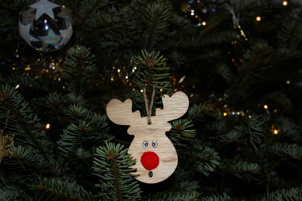 Wood reindeer ornament